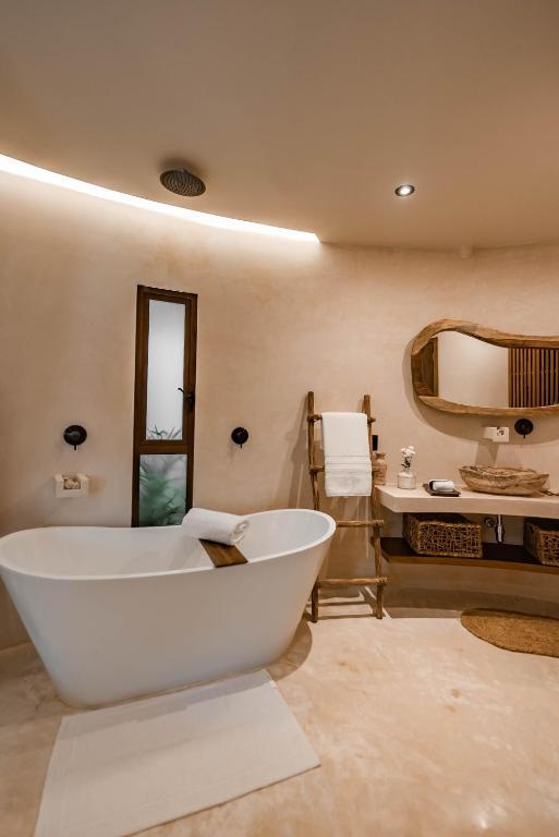 Taio Hotel 5*