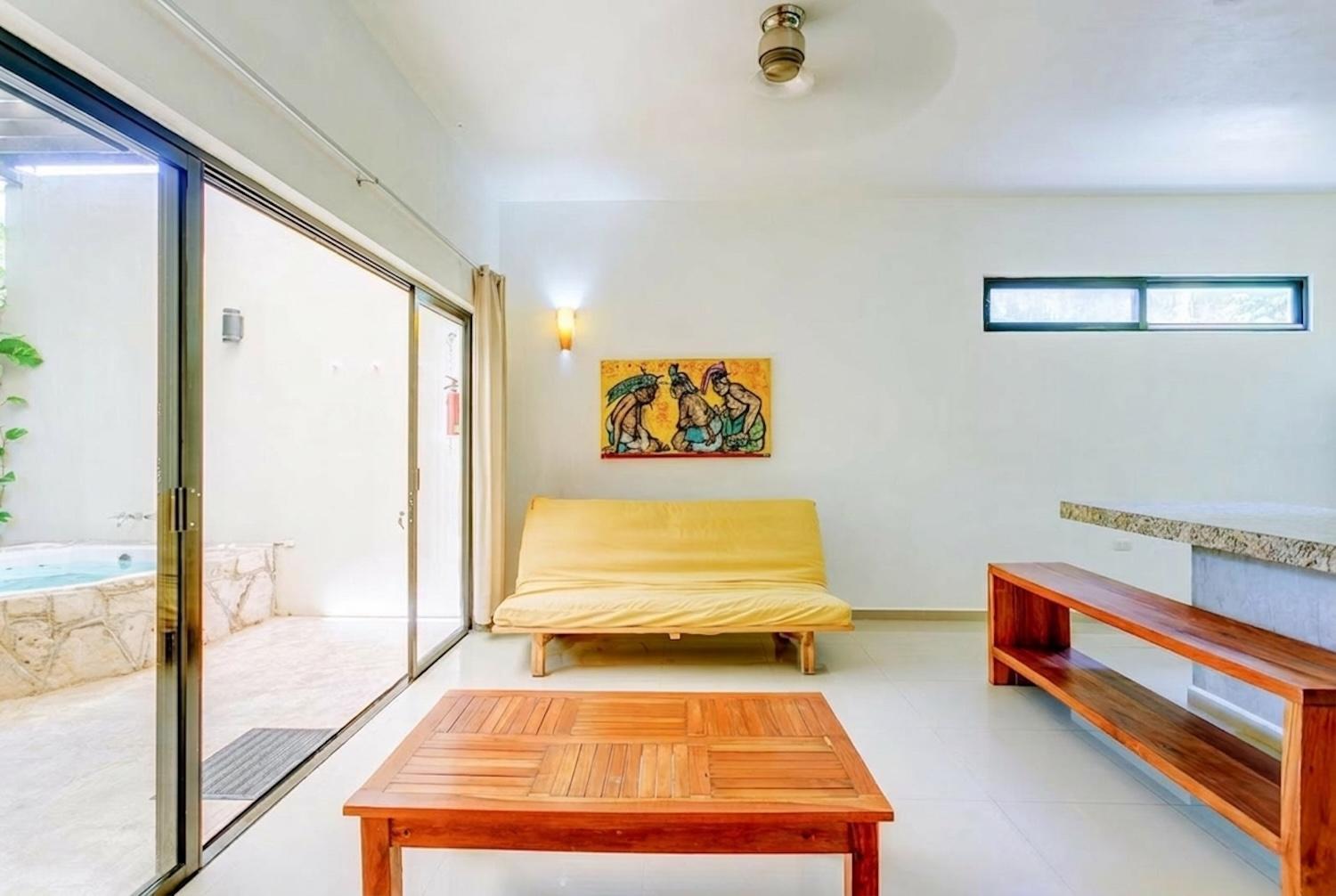 In The Heart Of - Location In Town Apartment
