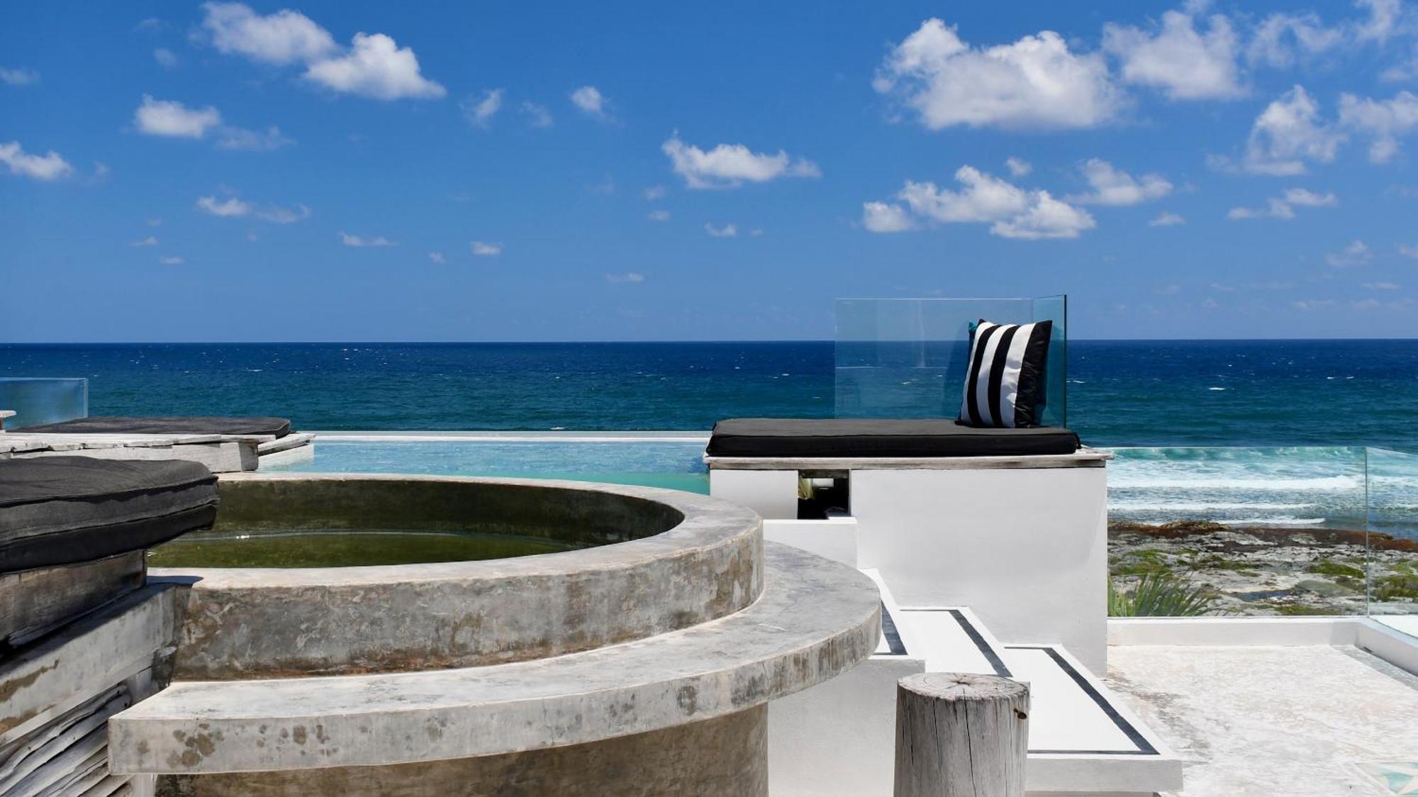Beachfront Kiin Villa *