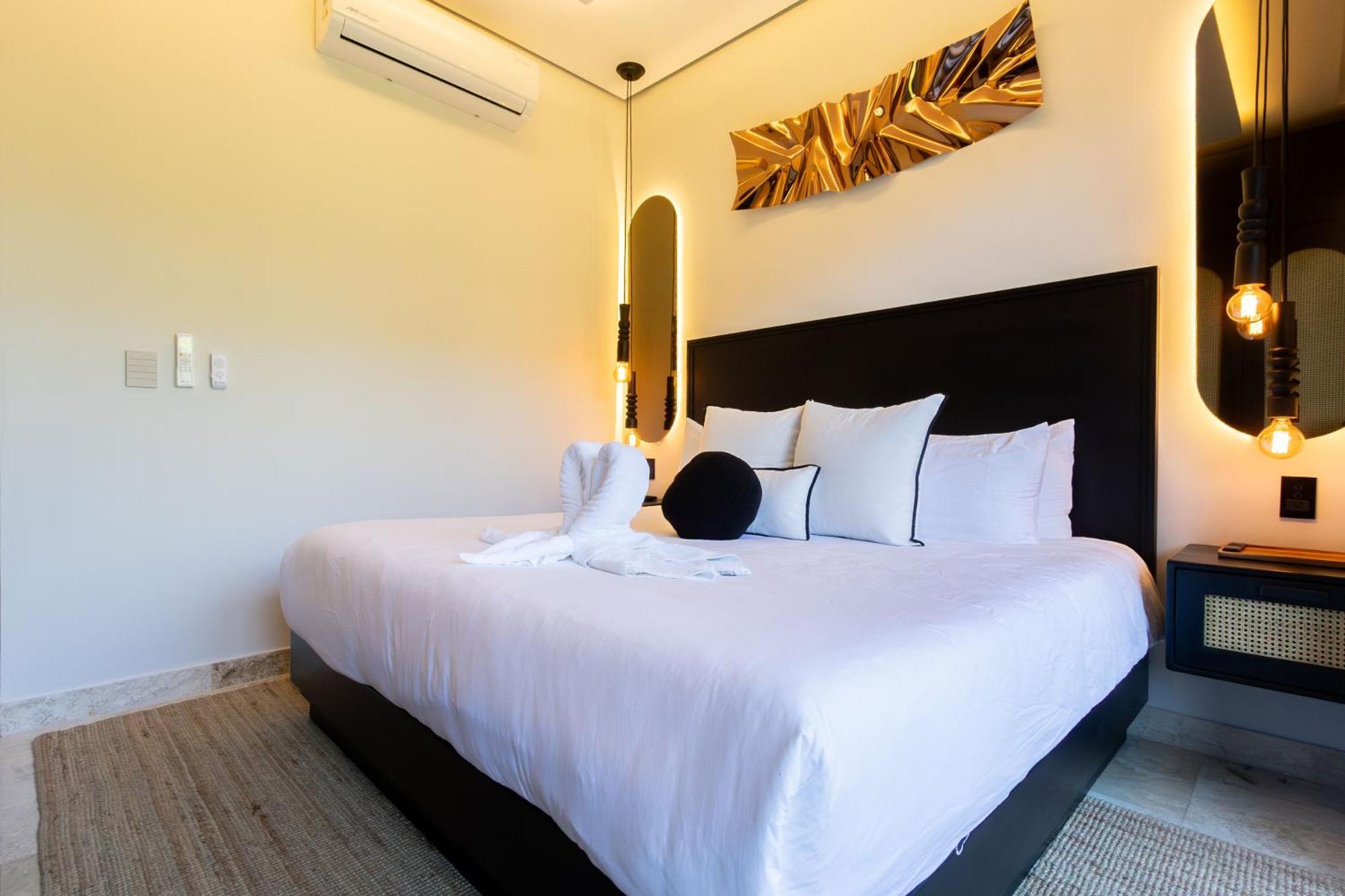 Art House - Filtered Water & 2 Free Clubs Zone Apartment *