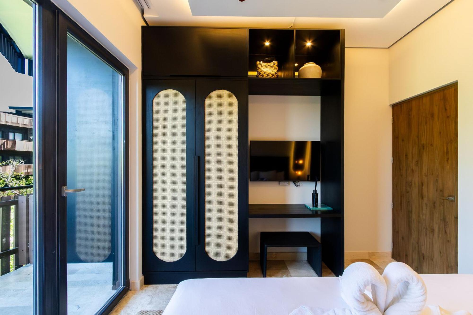Art House - Filtered Water & 2 Free Clubs Zone * Tulum