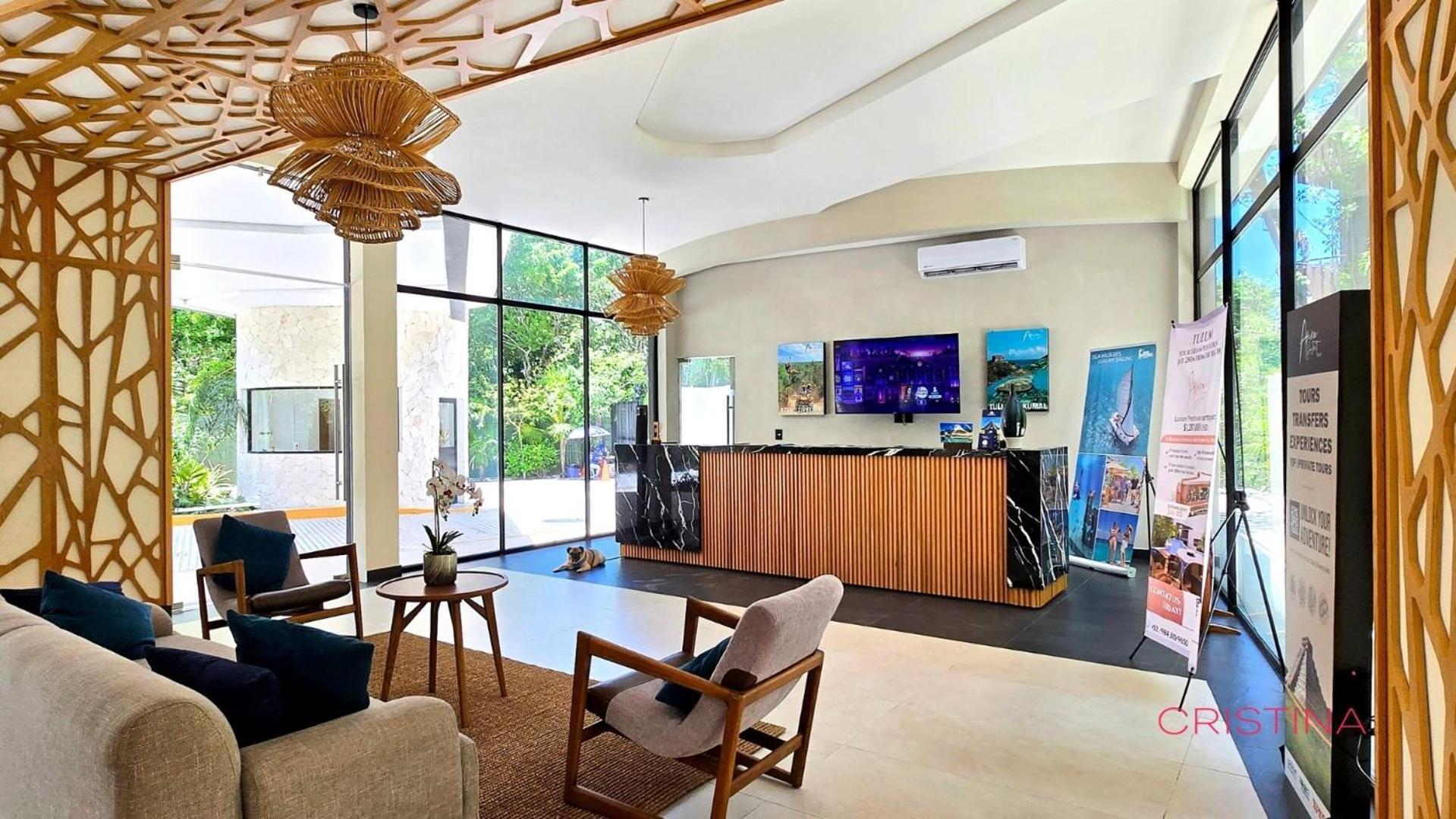 Art House - Filtered Water & 2 Free Clubs Zone *