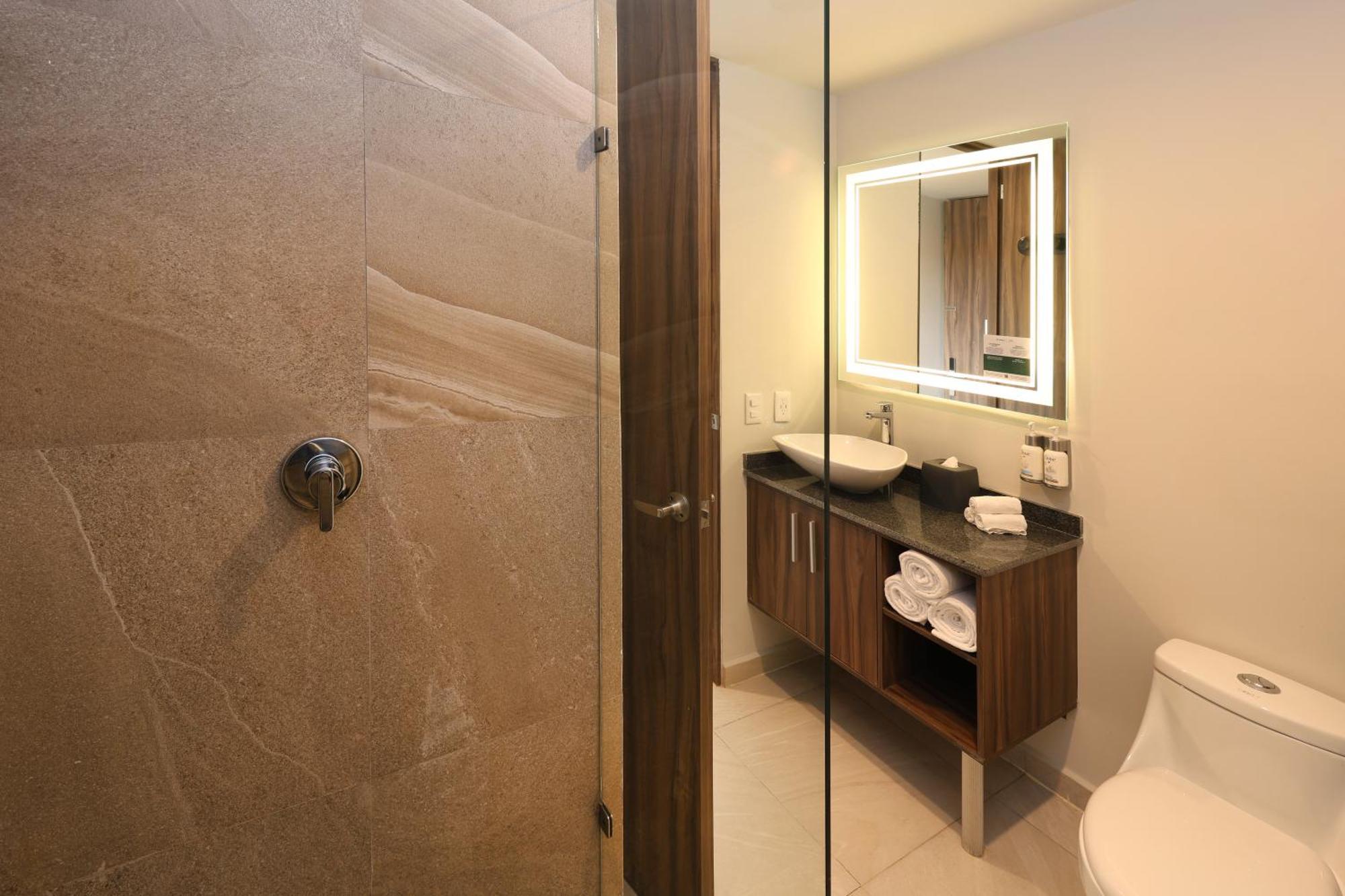 By Ihg