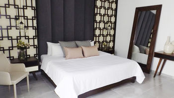 Elements Boutique Hotel 4*