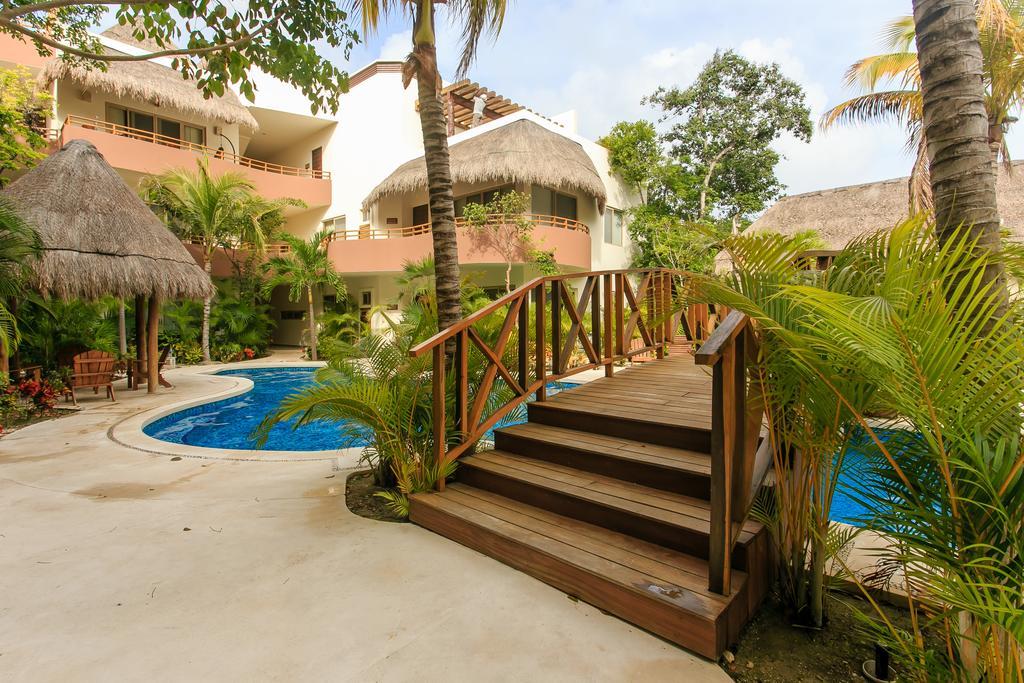 Complex With An Alluring Pool & Tropical Vibes By Stella Rentals!