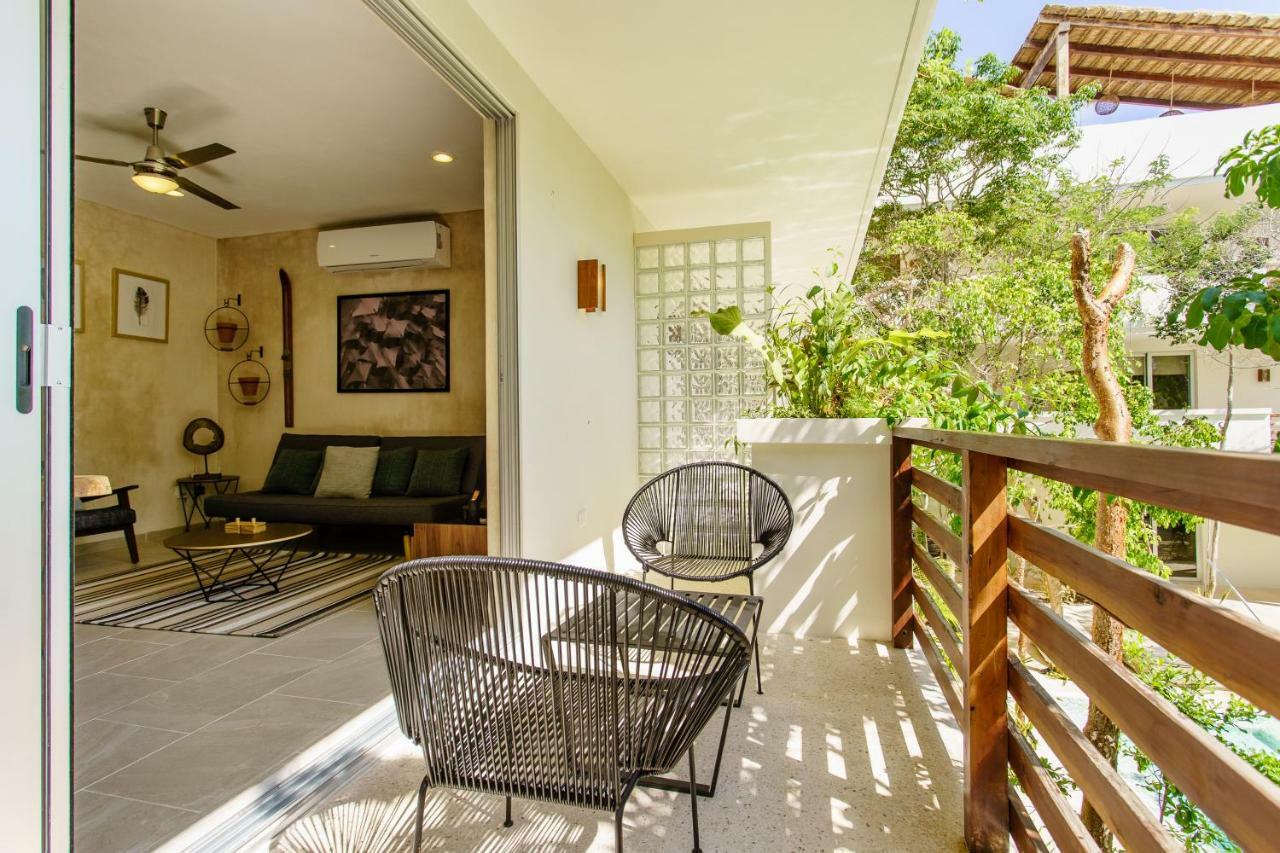 Charming Nature-inspired With Sultry Surroundings By Stella Apartment *