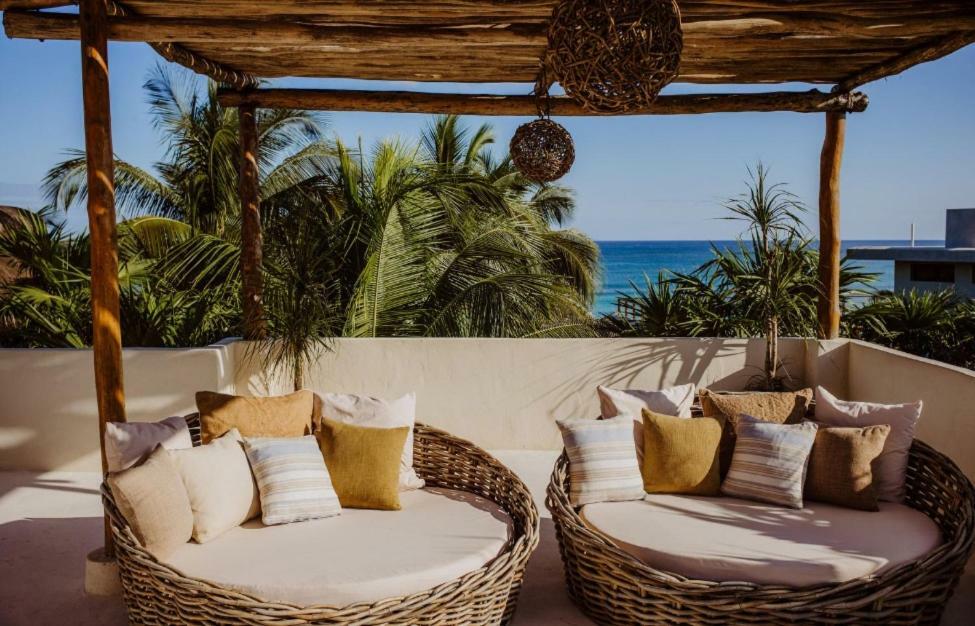Palms House *