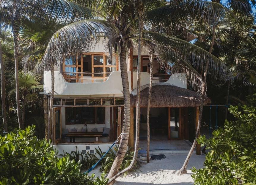 Holiday home Palms House *