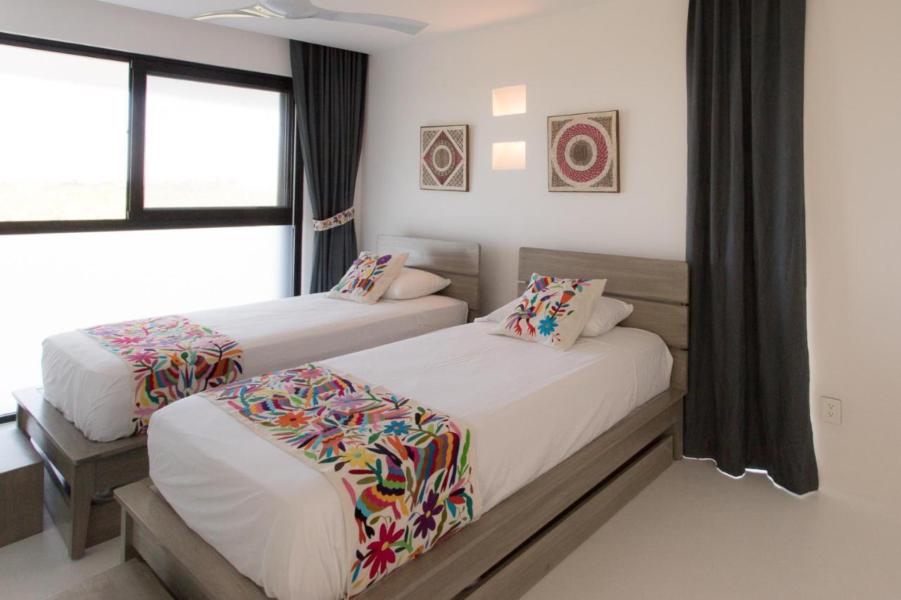 Villa La Maison Manati, Beachfront, Infinity Pool, Cooking Service Included