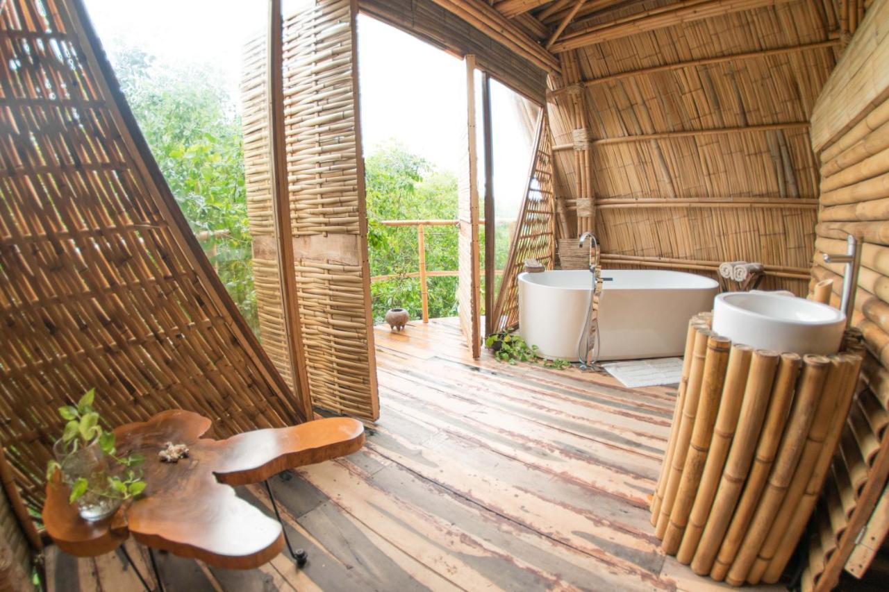 Mamasan Treehouses &