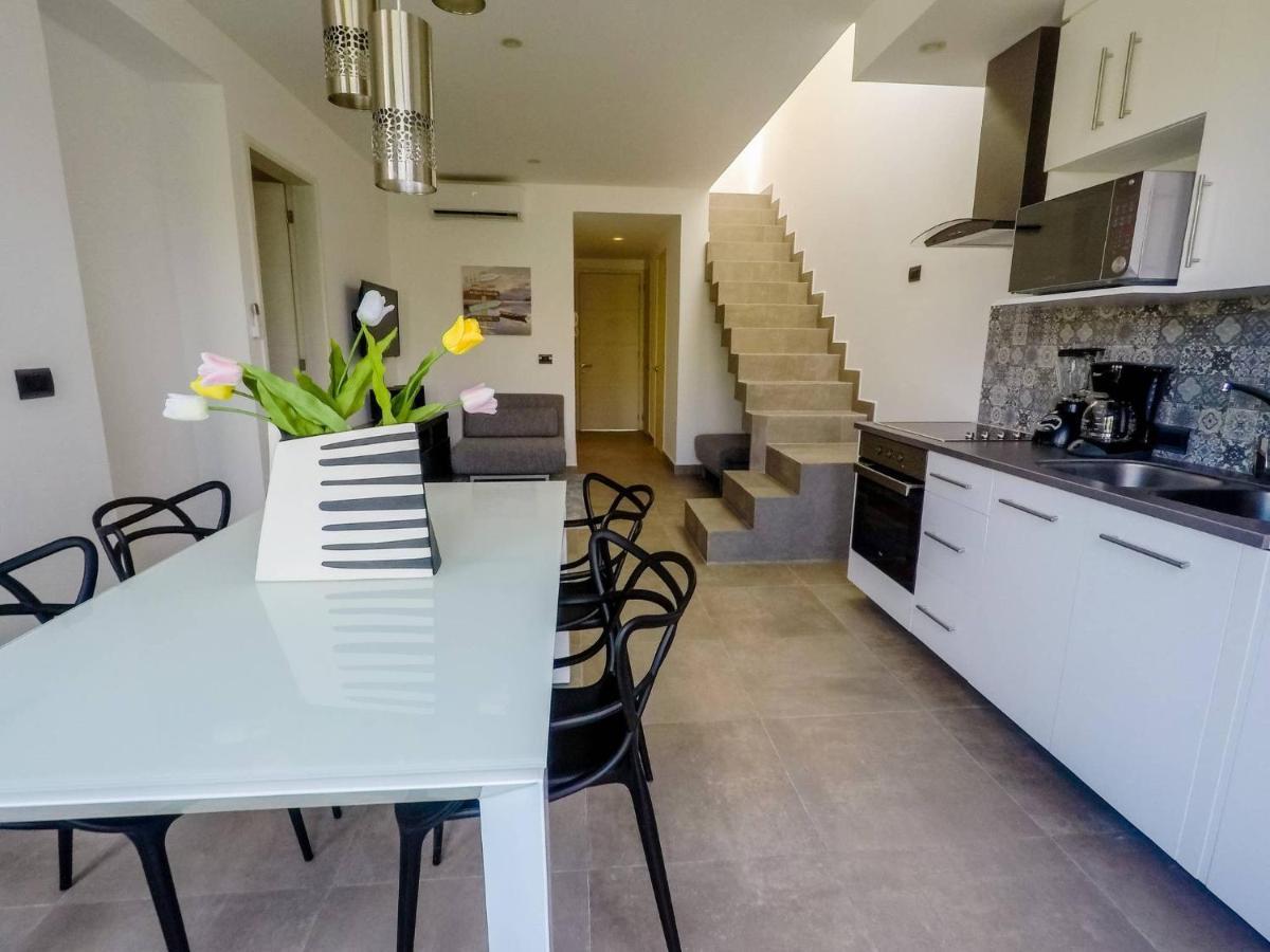 Brand New Two Br Penthouse With A Private Roof Patio! Totally Equipped. * Tulum