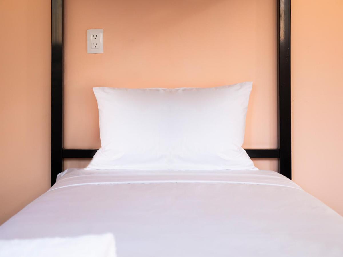 Hostel Colorbox Beds And *