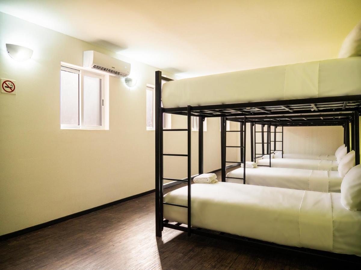 Colorbox Beds And Hostel *