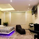 Love hotel Mandala *