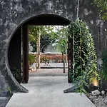 Villa In La Veleta For 16 Guests