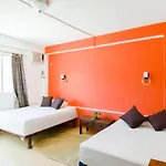 Weary Traveler Hostel *