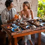 Ma'xanab Hotel 5*