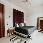 Kings Mansion For 26 Guests! *