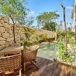 Fancy Tropical Cozy Private Balcony With Plunge Pool Premium Location In Apartamento