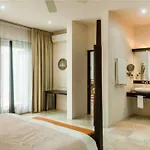 Amazing Luxury Penthouse With Sunset,sunrise View, Private Jacuzzi And Rooftop Pool Apartamento *