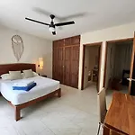 Apartamento Jungle View 2bed 2bath Condo/ Wi-fi/ Pool/ Gym *