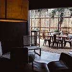 Aroma & Club Hotel 3*