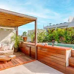 Chic In The Heart Of By Stella Apartment