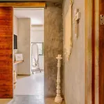 Chic In The Heart Of By Stella Apartment