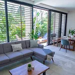 Exquisite Jungle W/private Pool! Apartamento
