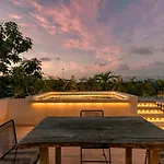 403 Stunning Rooftop Apartment For Couples W/Private Pool