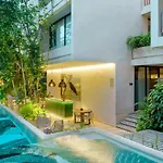 204 Hidden Gem In The Heart Of W/ Huge Private Terrace And Pool For 6 Pax Tulum
