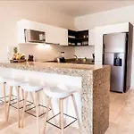 Chic Rooftop Ph, Private Pool, 1mi From The Apartamento