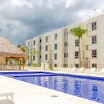 Cozy Oasis: 2-bedroom W/ Pool Apartamento *