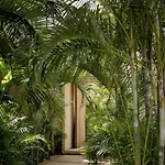 Casa Areca, Awarded Architectural Located In A Secured Gated Community, With Concierge Services *