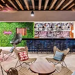 Aloft Hotel 4*