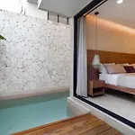 Via Aqua