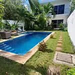 Casa Mtl *