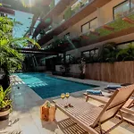 Menesse * Tulum