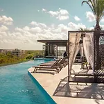 Apartment Menesse Tulum