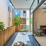 Marquez Ii Manor By Sandy Powerful Apartamento