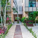 Marquez II Manor Tulum By Sandy Powerful