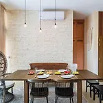 Marquez Ii Manor By Sandy Powerful Apartamento