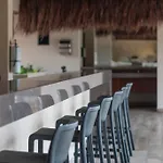Gorgeous Rooftop Pool - Jungle Views- 2 Free Bikes