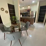 Tangerine House: Pools, Zamna, Wi-fi, Cenote Apartamento *