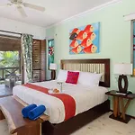 Villa Beachfront Fully Staffed In Luxury Soliman Bay
