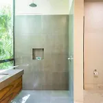 Villa With Jacuzzi & Pool With Great Concierge Service *