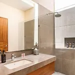 Villa With Jacuzzi & Pool With Great Concierge Service *
