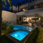 With Jacuzzi & Pool With Great Concierge Service Villa Tulum