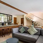 With Jacuzzi & Pool With Great Concierge Service Villa *