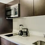 Menesse #327, Downtown Hotel